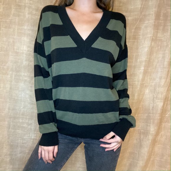 Banana Republic Striped V Neck Knit Pullover - Picture 5 of 5